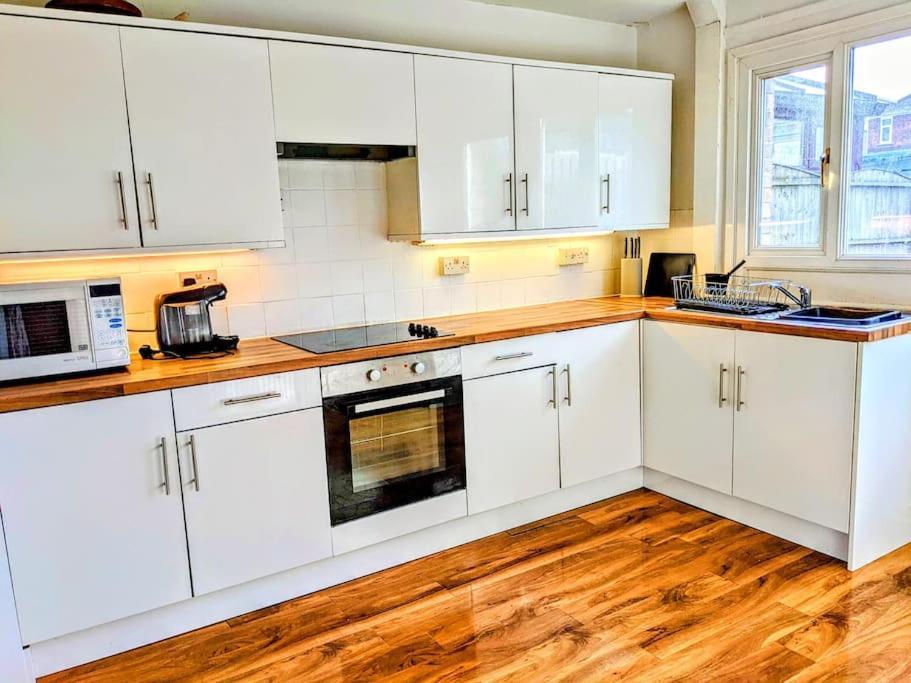 Hidden Gem !Stunning 3 Bedroom Home In Sheffield Handsworth Εξωτερικό φωτογραφία